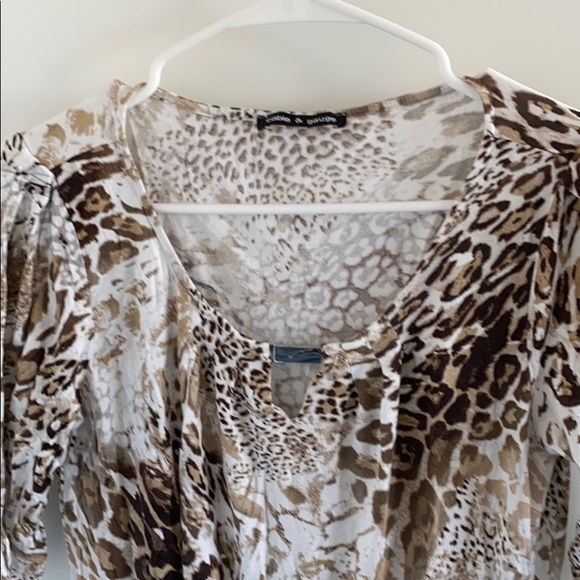 Tan and white print top - Picture 2 of 2